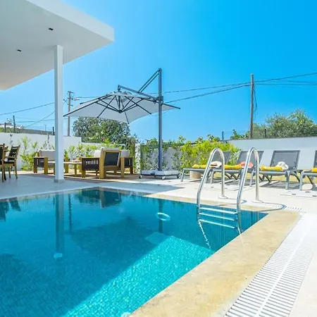 فيلة Romeo With Private Pool *
