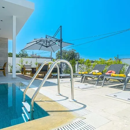 빌라 Romeo With Private Pool *