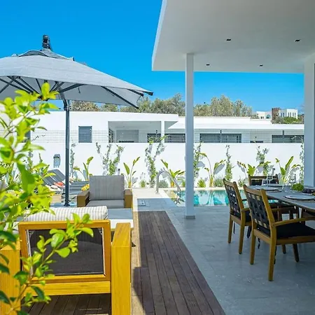 فيلة Romeo With Private Pool *