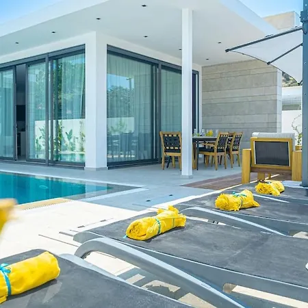 فيلة Romeo With Private Pool *